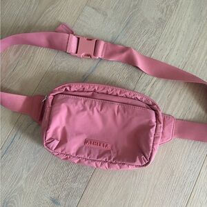 Athleta All About bet bag waist pack